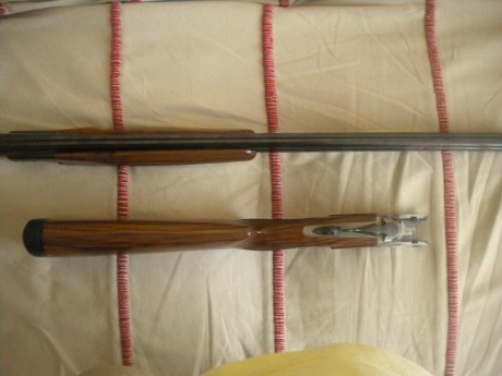 Vendo escopeta recorridos Lanber, 70 cm cañón, polichoques , selector de tiro, sin uso, madera seleccionada, 02