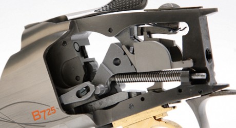 En 2012 la compañía FN Browning presento en sociedad su séptima generación del modelo B25, la Browning 62