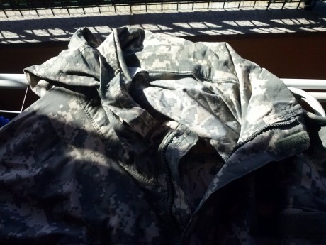 Vendo esta chaqueta reglamentaria del US Army , es de soft shell , se encuentra nueva aunque le he quitado 01