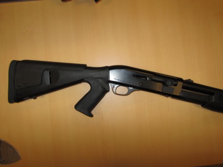 Vendo escopeta BENELLI M3, cañon de 50 cm. con culata Mesa Tactical y cantonera de gel Limbsaver. 

Como 01