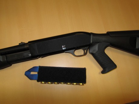 Vendo escopeta BENELLI M3, cañon de 50 cm. con culata Mesa Tactical y cantonera de gel Limbsaver. 

Como 20