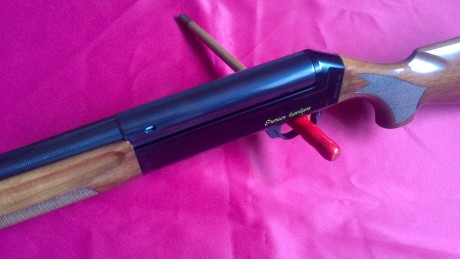 Benelli Premiun Superligera, cañón de 66 cm magnum, con sus correspondientes boquillas. Escopeta que lleva 00