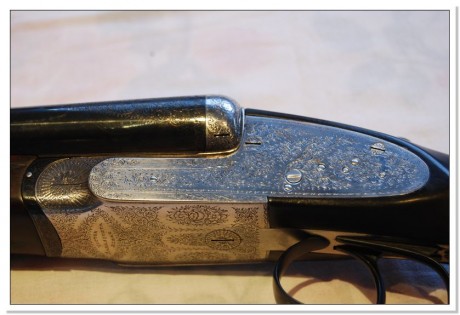 Vendo escopeta paralela, marca AM VICTOR SARASQUETA de pletina larga, con cañones de 71 cm de longitud, 00