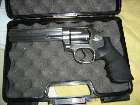Cambio Revolver en muy buen estado con poquísimo uso por pistola de 9 mm preferible Glock 17.
Prefiero 00