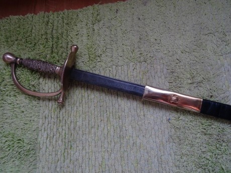 Saludos!!!!...acabo de adquirir una espada de ceñir Mod.1844 para suboficiales de la Guardia Civil.
Aunque 101