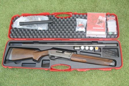 Buenas noches:
Vendo escopeta Winchester SX·3 comprada como capricho (anunciada como la semiautomática 21