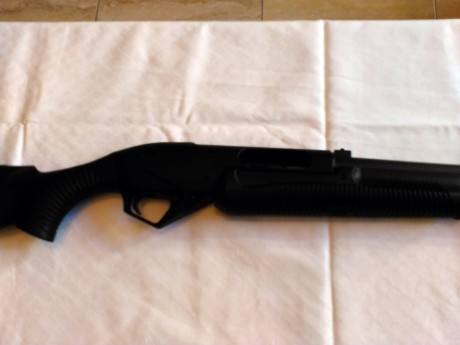 Hola,en venta Escopeta de "Corredera", Sin Estrenar Cañon liso de 50cm, 
Arma customizable, 01