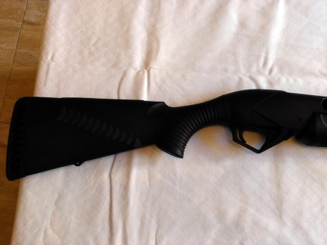 Hola,en venta Escopeta de "Corredera", Sin Estrenar Cañon liso de 50cm, 
Arma customizable, 11