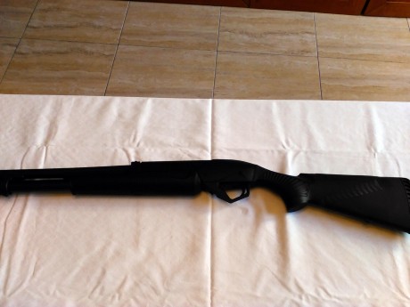 Hola,en venta Escopeta de "Corredera", Sin Estrenar Cañon liso de 50cm, 
Arma customizable, 21