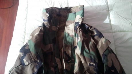 Vendo esta chaqueta de goretex del  US Marine Corps, esta usada pero en muy buen estado, es el modelo 02