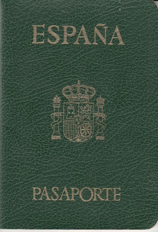  EN RECUERDO Y HOMENAJE A LOS QUE YA NO ESTÁN. 

Si pones en  GOOGLE   PASAPORTES EN LA MEMORIA  da igual 32