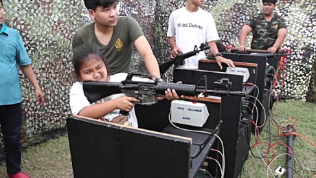 https://www.diariocordoba.com/m/noticias/internacional/tailandia-celebra-dia-nino-acercando-armas-mas-pequenos_1114417.html

Dice: 01