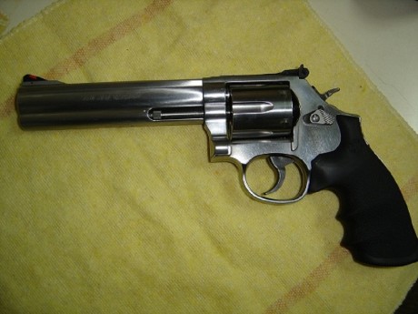Hola

Cambio el revolver con muy poco uso por pistola DE 9 MM. El arma se encuentra en mi club de tiro 02