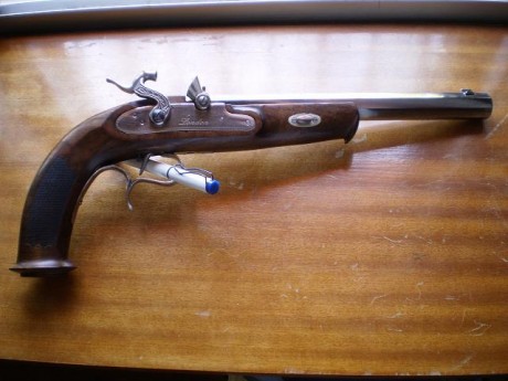 pistola William Parquer Match Pistol
calibre 45 , bola 440 y calepino, disparador con sensibilizador pelo.
precio 02