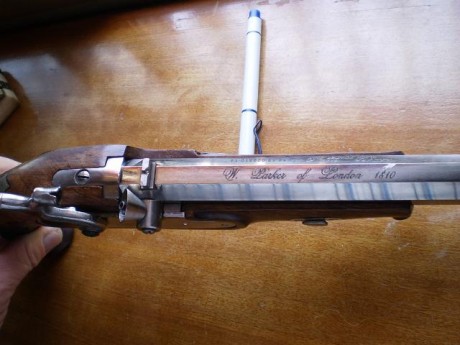 pistola William Parquer Match Pistol
calibre 45 , bola 440 y calepino, disparador con sensibilizador pelo.
precio 01