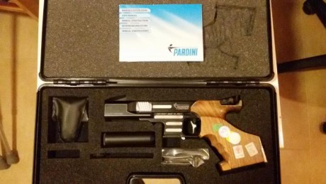 Vendo Pistola Pardini Rapid Fire SP1 Electrónica 22 LR, especial para tiro rápido y precisión, con poco 02
