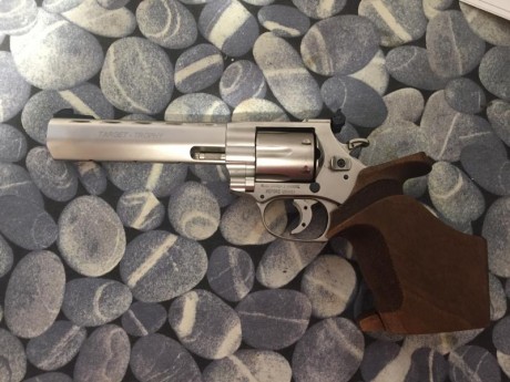 revolver weihrauch calibre 32  con muy poco uso menos se 300 disparos como nueva , 450€ 01