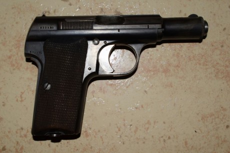  Durante la II Guerra Mundial, un gran número de pistolas de este modelo, fueron vendidas al Tercer Reich 01