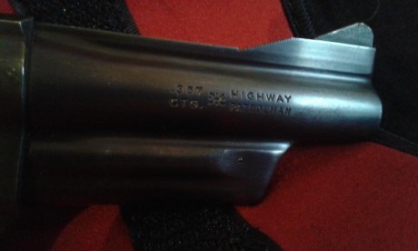 Vendo Revolver  S & W  357 HIGHWAY  PATROL MAN 4 " en perfectas condiciones. Guiado en F, 
documentos 11