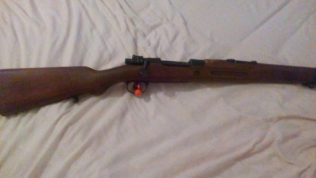 se vende rifle de cerrojo es un coruña de 1953 y calibre 8x57 IS,con cerrojo curvo(no el original que 02