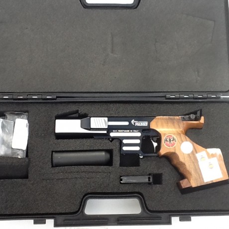 Vendo pistola Pardini 22 SP1 Rapid Fire electrónica, con sus cargadores (uno sin estrenar), llaves, manual, 02
