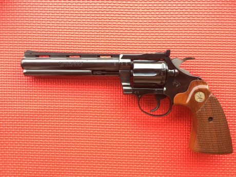 -Hola,
pongo a la venta este revolver Colt Diamondback en perfecto estado y aspecto. Sin apenas uso.Es 01