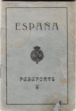  EN RECUERDO Y HOMENAJE A LOS QUE YA NO ESTÁN. 

Si pones en  GOOGLE   PASAPORTES EN LA MEMORIA  da igual 130