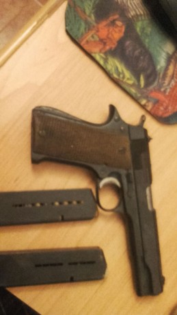 Un compañero vende esta Pistola marca STAR, cal. 9 mm. Largo.

Precio   250 euros   + envío.

El arma 00