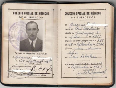  EN RECUERDO Y HOMENAJE A LOS QUE YA NO ESTÁN. 

Si pones en  GOOGLE   PASAPORTES EN LA MEMORIA  da igual 71