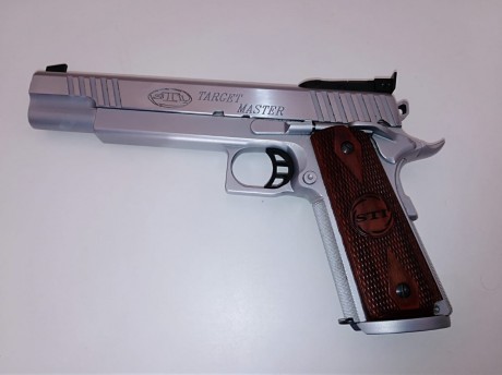 VENDIDA

Vendo pistola STI Target Master 9mm semi-nueva con su estuche.

El precio es de 800 €

Teléfono: 01