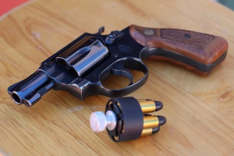 Se vende revólver Smith Wesson modelo 36, calibre 38 especial.
Armazón J, empuñadura tipo cuadrada.
Se 02