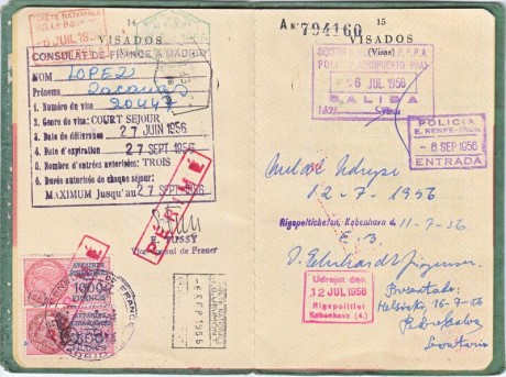  EN RECUERDO Y HOMENAJE A LOS QUE YA NO ESTÁN. 

Si pones en  GOOGLE   PASAPORTES EN LA MEMORIA  da igual 112