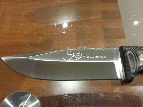 Vendo robusto cuchillo Steel 440 con hoja en acero 7cr17mov de 11,5 cm de largo y 4 mm de grosor, longitud 01