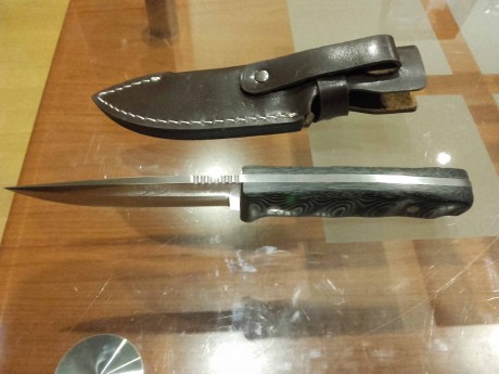 Vendo robusto cuchillo Steel 440 con hoja en acero 7cr17mov de 11,5 cm de largo y 4 mm de grosor, longitud 00