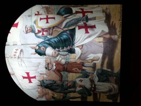 La orden de los Caballeros Templarios:

 http://www.historiareimilitaris.com/index.php/secciones/medieval/666-templarios 42