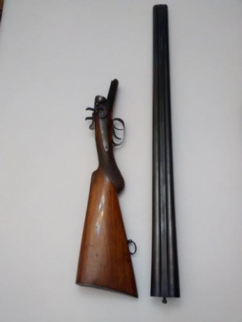 Vendo escopeta antigua marca Setter (belga) cal. 12 cañones de 76 cm de largo y de perrillos. Está en 01