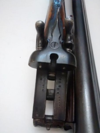 Vendo escopeta antigua marca Setter (belga) cal. 12 cañones de 76 cm de largo y de perrillos. Está en 12