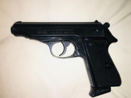 Vendo pistola detonadora Walther PP calibre 9mm P.A.K. Armazón negro pavonado. Muy bien conservada, original 11