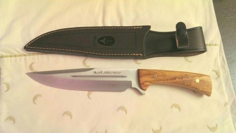 Hola, 
En breve es el cumpleaños de mi cuñado y estoy pensando en regalarle un cuchillo. Me ha gustado 40