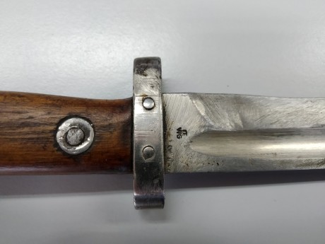 VENDIDO cuchillo trasformado procedente de una bayoneta Steyr austriaca.
Esta muy afilado y procede de 10