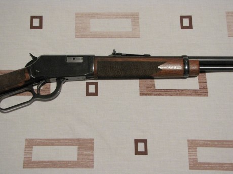 Estupenda carabina de palanca marca Winchester y modelo 9422xtr del Calibre .22, puede tirar los tres 00