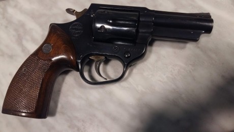Pongo a la venta este Revolver Astra tres pulgadas guiado en F  y muy bien conservado  el arma esta en 10