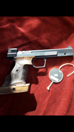 Se vende Hammerli 208 S calibre 22 lr., único propietario y muy poco usada, la pistola se vende con dos 00