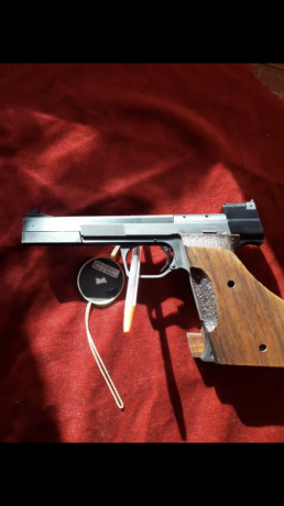 Se vende Hammerli 208 S calibre 22 lr., único propietario y muy poco usada, la pistola se vende con dos 10