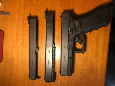 Vendo Glock RTF2 3 Generacion con un Carro de la 34 otro del 17 y otro del 40 
los cañones son del 34 20