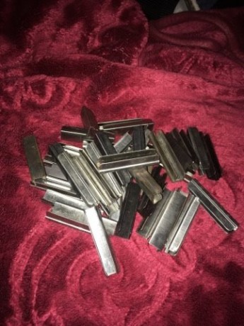 Vendo clips (cargadores) para mosin-nagant y carabina sks.
42 clips para mosin-nagant, original Tula (sovietico) 00