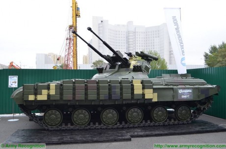 La empresa Zhytomyr presenta una versión similar al BMPT 1 ruso:
Es un chasis de T-64 con torre de cañones 01