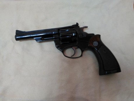 Buenas tardes, se vende revolver 
Astra nc-6
Calibre 22 Magnum
Pavonado en magnífico estado
Guiado en 01