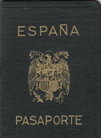  EN RECUERDO Y HOMENAJE A LOS QUE YA NO ESTÁN. 

Si pones en  GOOGLE   PASAPORTES EN LA MEMORIA  da igual 40