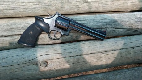 Hola:

Se vende revolver SW modelo 586 de 6 pulgadas en buen estado.

Precio 250€ + portes si no se entrega 01